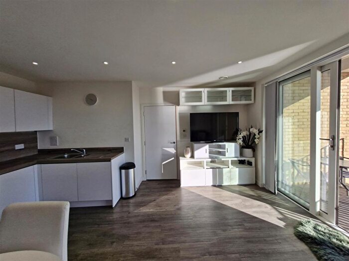 2 Bedroom Flat For Sale In Moorhen Drive, Edgware, NW9