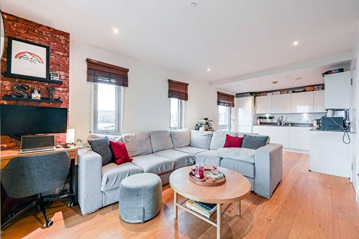 2 Bedroom Flat For Sale In Howerd Court, Woolwich, London, SE18