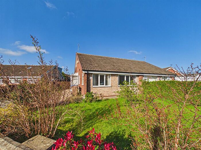 2 Bedroom Semi Detached Bungalow For Sale In Hansard Drive, Gilberdyke, HU15