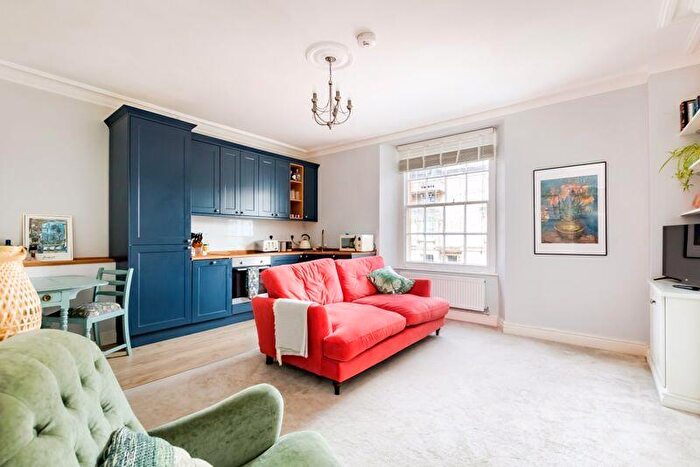 1 Bedroom Apartment For Sale In Clevedon Terrace | Kingsdown, BS6