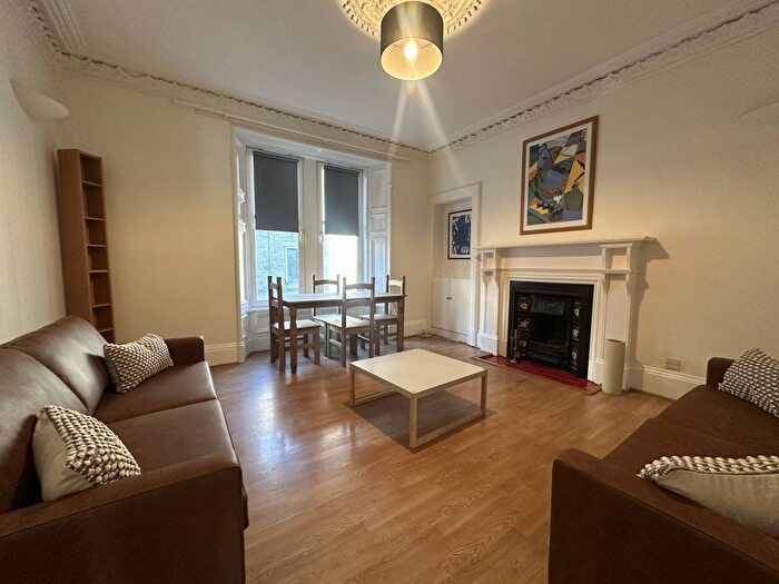 2 Bedroom Flat To Rent In Baldovan Terrace, Dundee, DD4