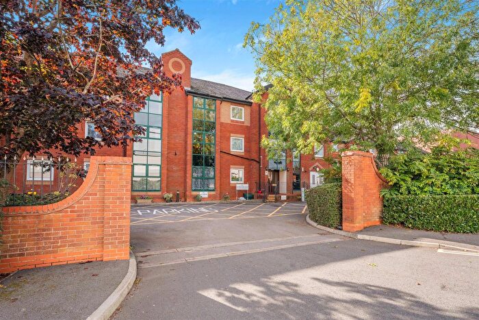 1 Bedroom Flat For Sale In Chamberlaine Court, Banbury, OX16