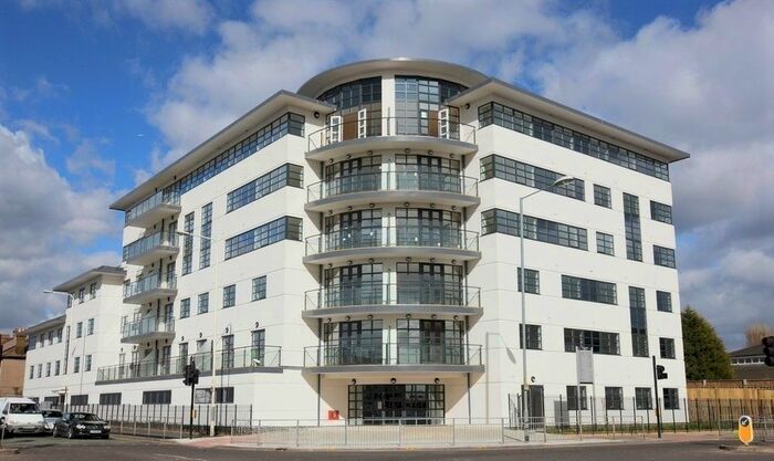 2 Bedroom Flat To Rent In Elgin House, High Road, Romford, RM6