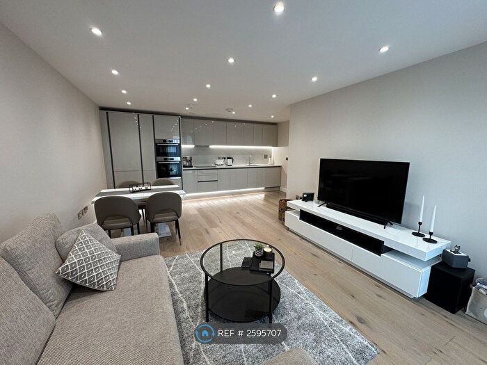 2 Bedroom Flat To Rent In Heron Place, London, E16