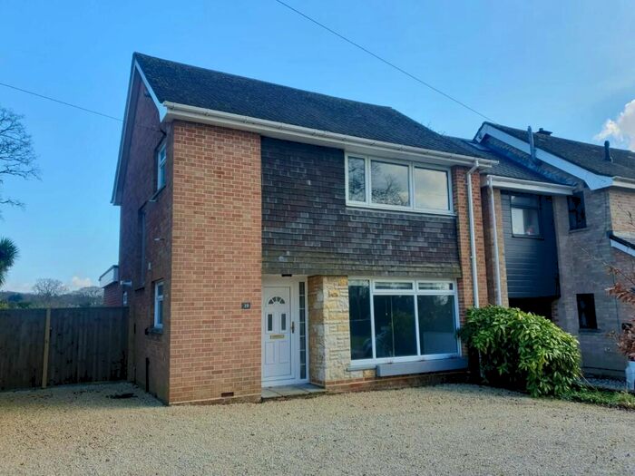 3 Bedroom Detached House To Rent In Alexandra Road, Chandlers Ford, SO53