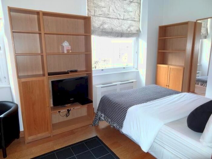 Studio To Rent In Cartwright Gardens, Bloomsbury, London, WC1H