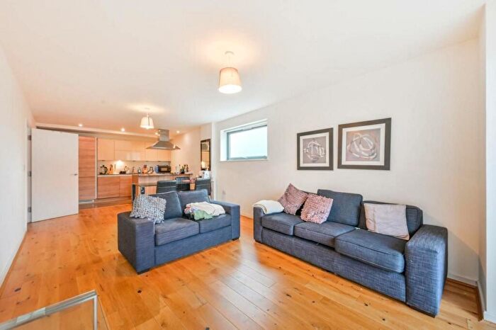 2 Bedroom Flat To Rent In Chi Building, Wapping, E1