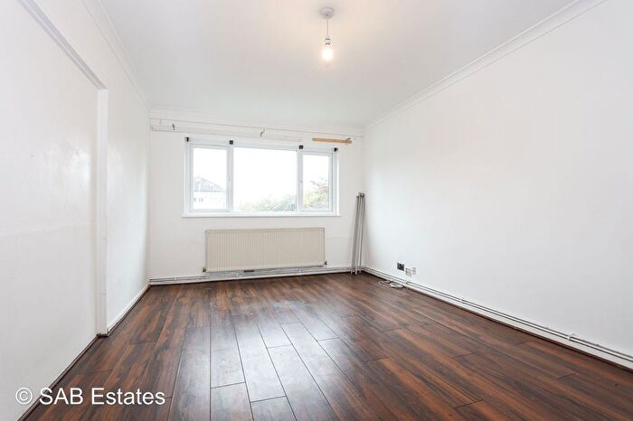 2 Bedroom Flat To Rent In Byron Way, Northolt, UB5
