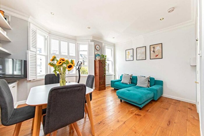 2 Bedroom Flat To Rent In St. Margarets Road, St. Margarets Road, NW10