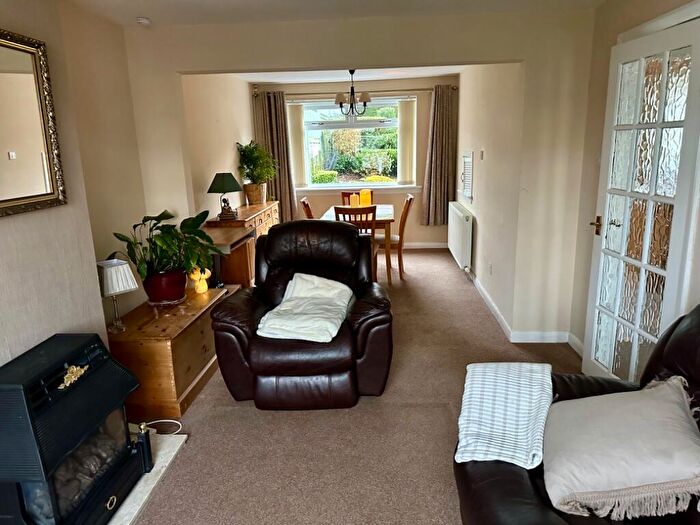 3 Bedroom Semi-Detached House For Sale In Westburn Crescent, Clydebank, Dunbartonshire, G81
