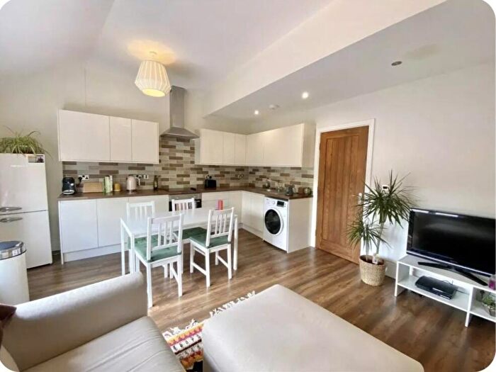 2 Bedroom Duplex To Rent In Burton Road, Didsbury, M20