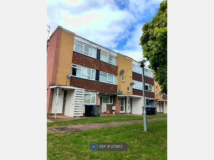 2 Bedroom Flat To Rent In Walton Gardens, Wembley, HA9