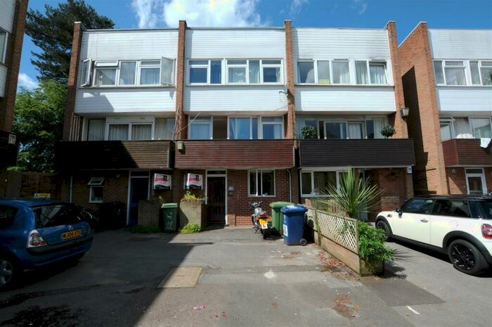 6 Bedroom House To Rent In Horwood Close, OX3