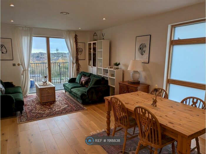 2 Bedroom Flat To Rent In Riverwell Close, Watford, WD18