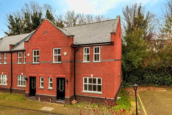 3 Bedroom End Of Terrace House To Rent In Woodyates Road, London SE12