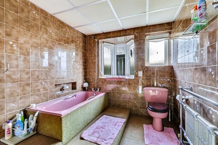 3 Bedroom Terraced House For Sale In Springfield Avenue, Merton Park, London, SW20