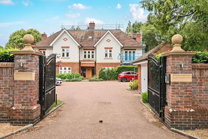 2 Bedroom Flat To Rent In Heath Drive, Tadworth, KT20