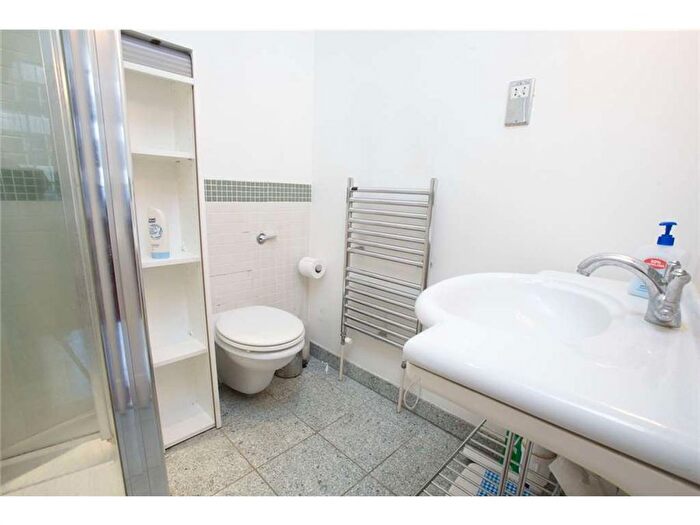 3 Bedroom Flat To Rent In Russell Square, London, WC1B