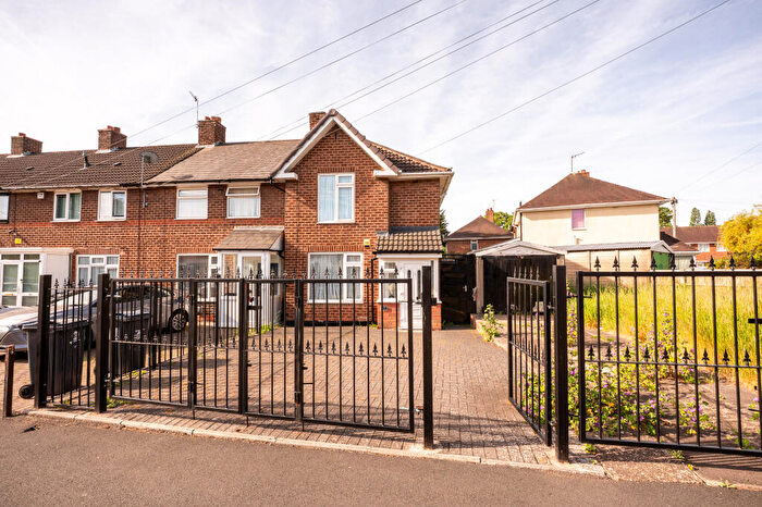 3 Bedroom End Of Terrace House For Sale In South Roundhay, Birmingham, B33