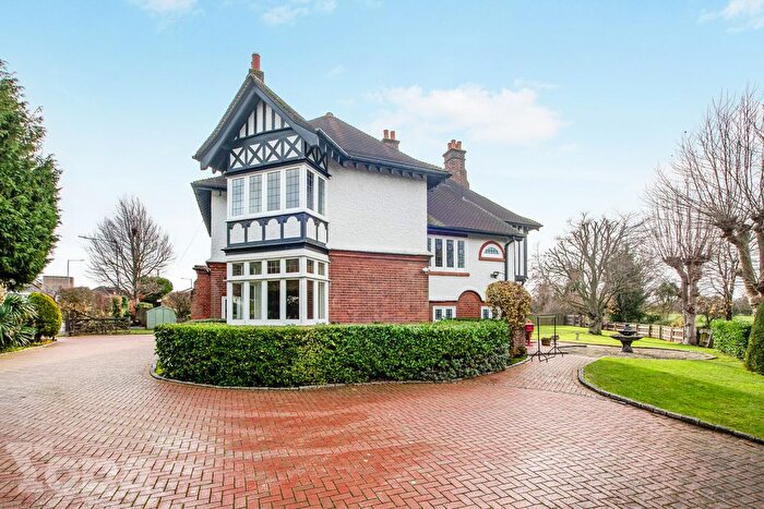 5 Bedroom Detached House For Sale In Singlewell Road, Gravesend, DA11