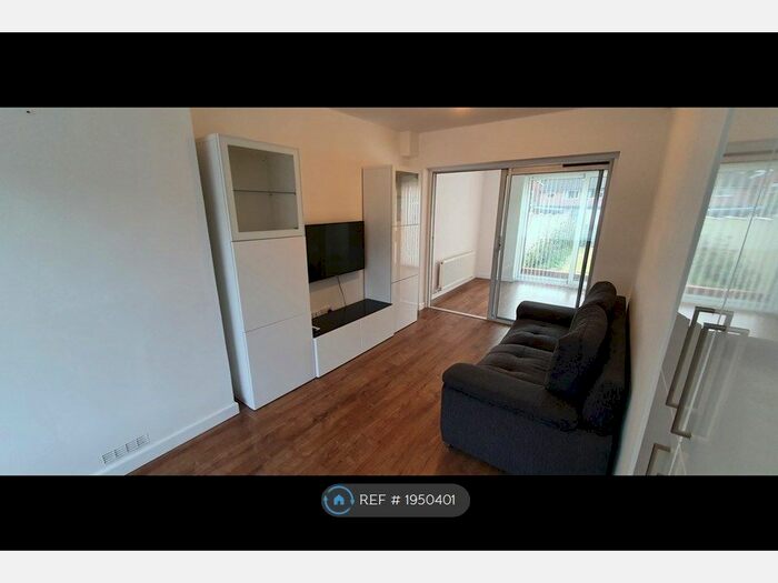 3 Bedroom End Of Terrace House To Rent In Solihull, Solihull, B91