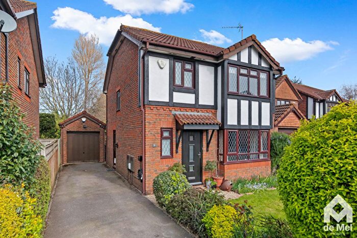 3 Bedroom Detached House For Sale In Lyndley Chase, Bishops Cleeve, GL52