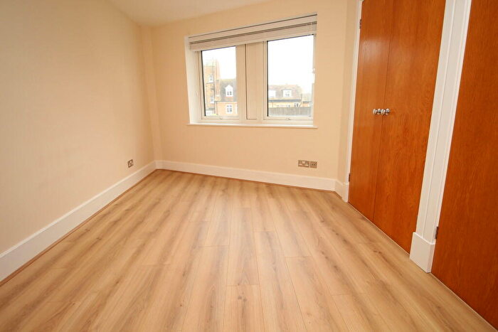 2 Bedroom Apartment To Rent In Wadbrook Street, Kingston Upon Thames, KT1
