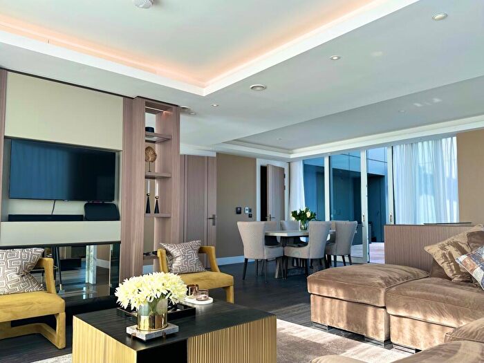 3 Bedroom Apartment To Rent In Penthouse, Maine Tower, Canary Wharf, E14