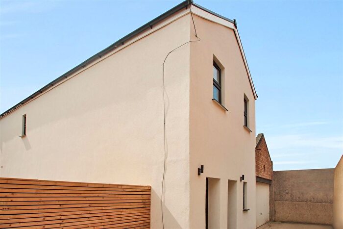 Studio To Rent In High Street, Rushden, NN10