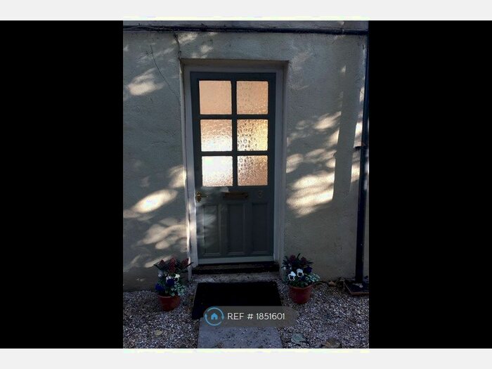 2 Bedroom Flat To Rent In The Quarry, Guildford, GU1