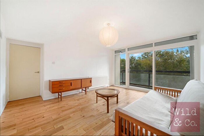 2 Bedroom House To Rent In Landmark Heights, Daubeney Road, Hackney, E5
