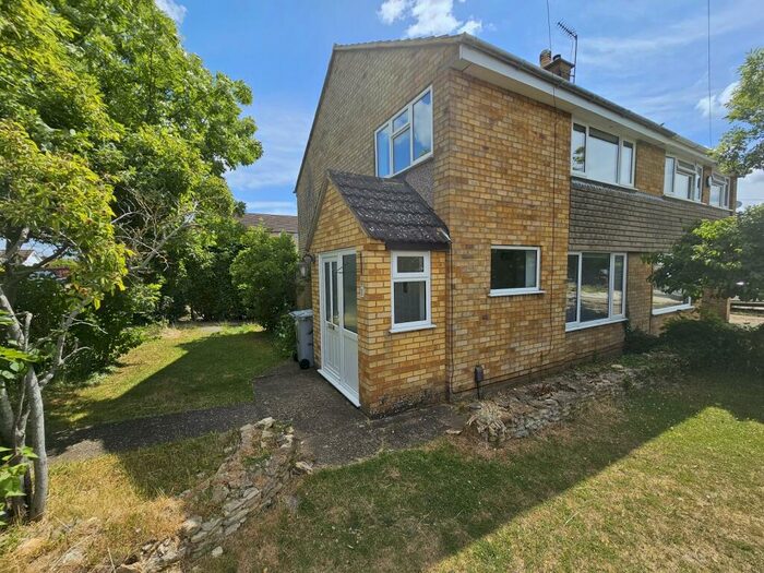 3 Bedroom Semi-Detached House To Rent In Rufford Close, Barton Seagrave, Kettering, Northamptonshire., NN15