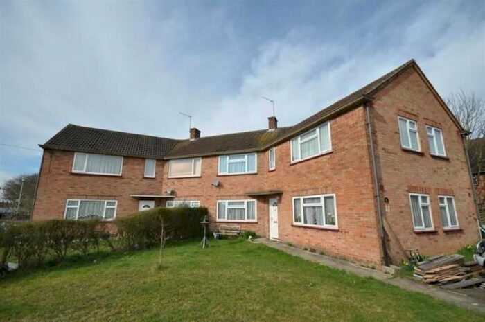 2 Bedroom Maisonette For Sale In Edinburgh Avenue, Rickmansworth, WD3