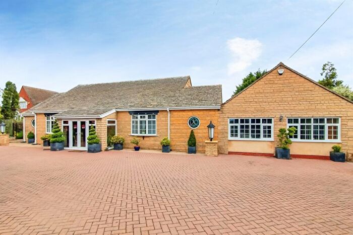 5 Bedroom Chalet For Sale In Elton Road, Stibbington, Peterborough, PE8