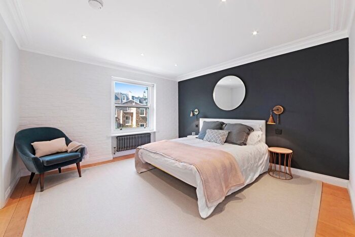 2 Bedroom Flat To Rent In Aldridge Road Villas, London, W11
