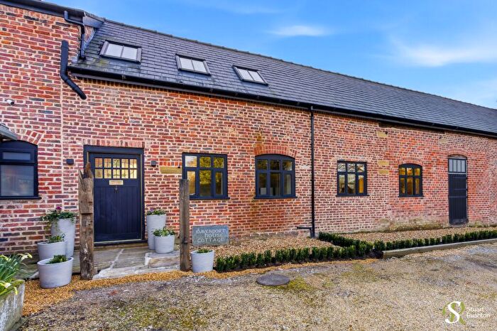 2 Bedroom Barn Conversion For Sale In Carr Lane, Alderley Edge, SK9