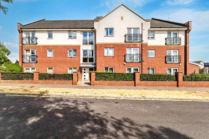 1 Bedroom Apartment For Sale In Hamilton Court Powell Road, Basildon, SS15