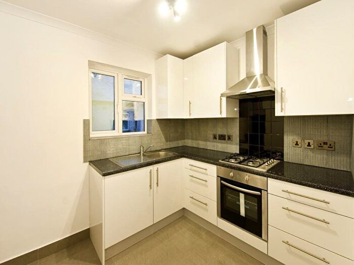 2 Bedroom Ground Maisonette To Rent In Harding Road, Bexleyheath, DA7