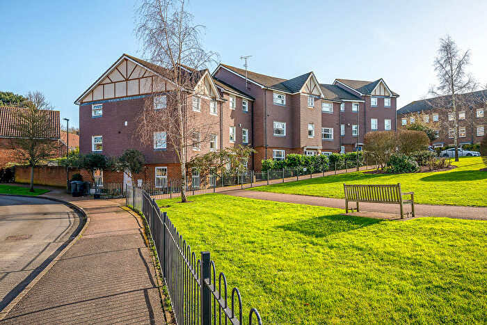 2 Bedroom Apartment For Sale In Parkland Mead, Bickley Bromley, BR1