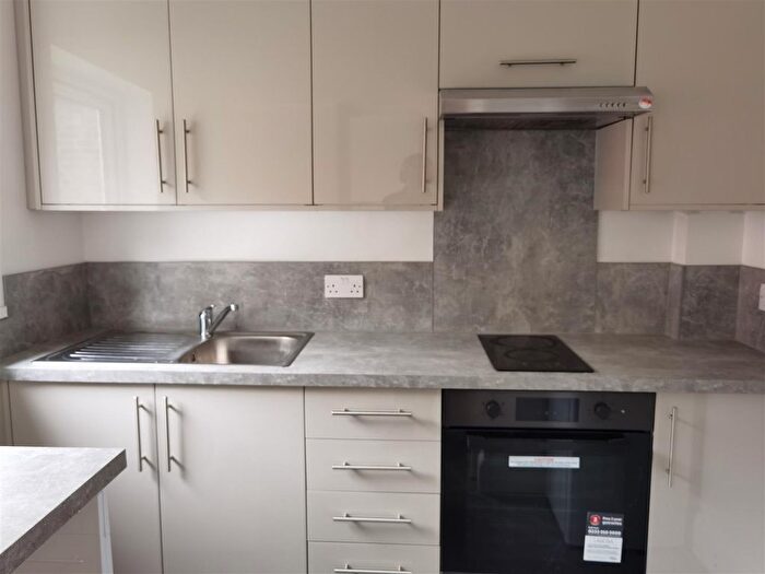 Studio To Rent In Rock Street, London, N4