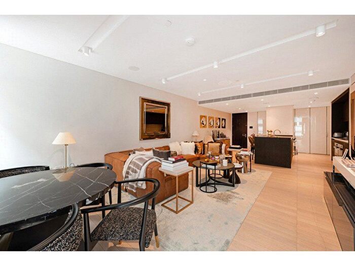 2 Bedroom Flat To Rent In Cork Street, Mayfair, London, W1S