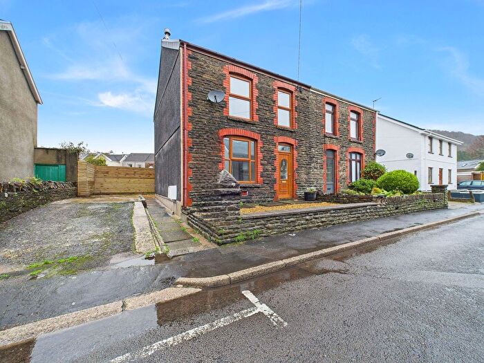 3 Bedroom Semi Detached House For Sale In Grove Road, Pontardawe, SA8