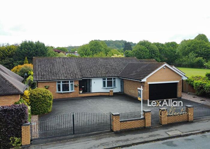 3 Bedroom Detached Bungalow For Sale In Redlake Drive, Pedmore, Stourbridge, DY9