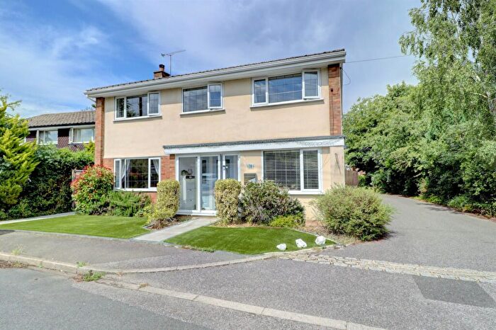 4 Bedroom Detached House For Sale In Limmers Mead, Great Kingshill, Buckinghamshire, HP15