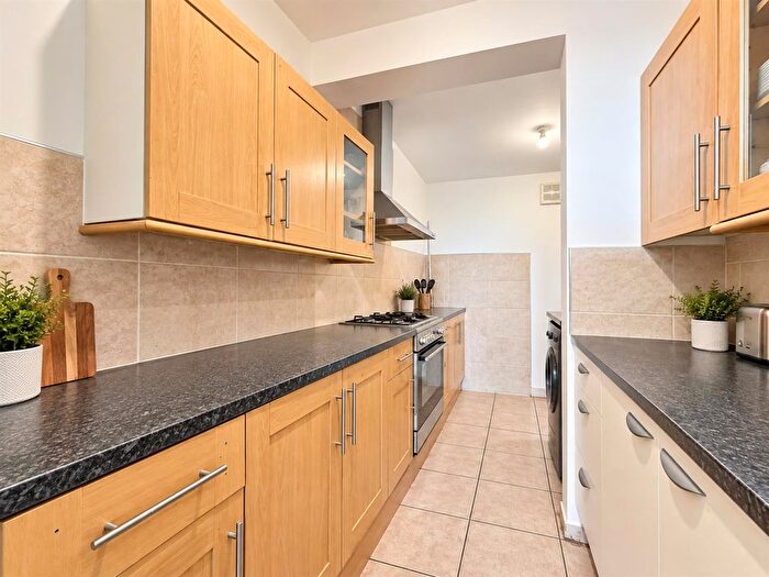 3 Bedroom Terraced House To Rent In Ash Grove, Southall, UB1