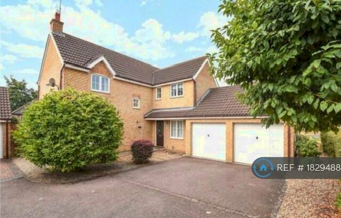 5 Bedroom Detached House To Rent In Hawthorn Drive, Towcester, NN12