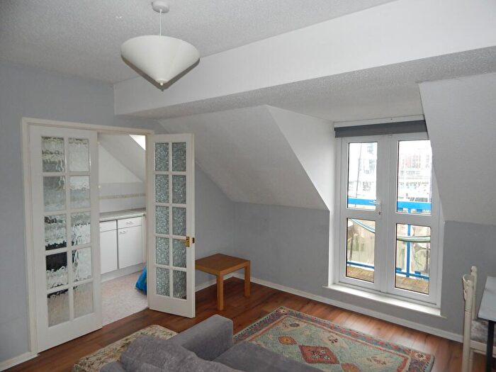 2 Bedroom Apartment To Rent In Atlantic Close, Ocean Village, Southampton, SO14