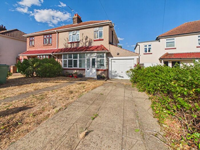 3 Bedroom Semi Detached House For Sale In Hillingdon Road, Bexleyheath, Kent, DA7