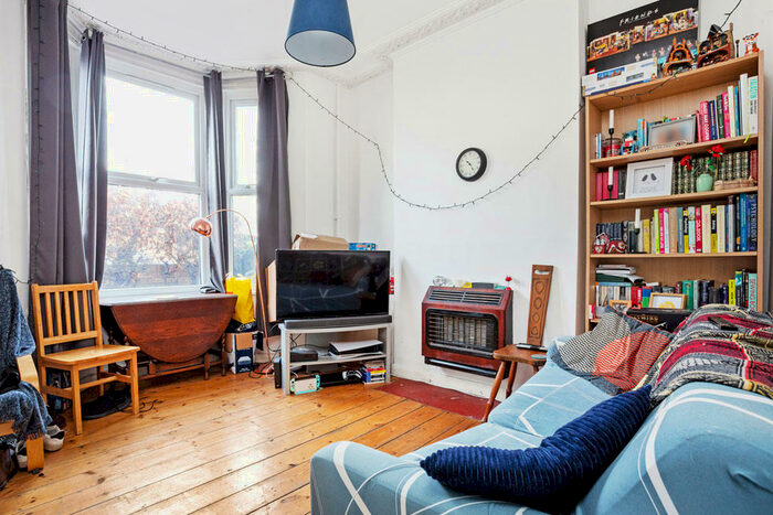 1 Bedroom Ground Flat To Rent In St. Georges Road, Leyton, E10