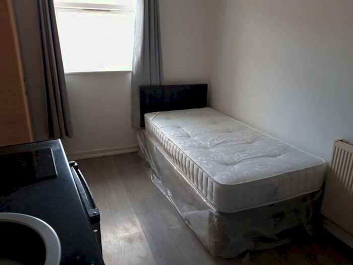 Studio To Rent In A, London, E13